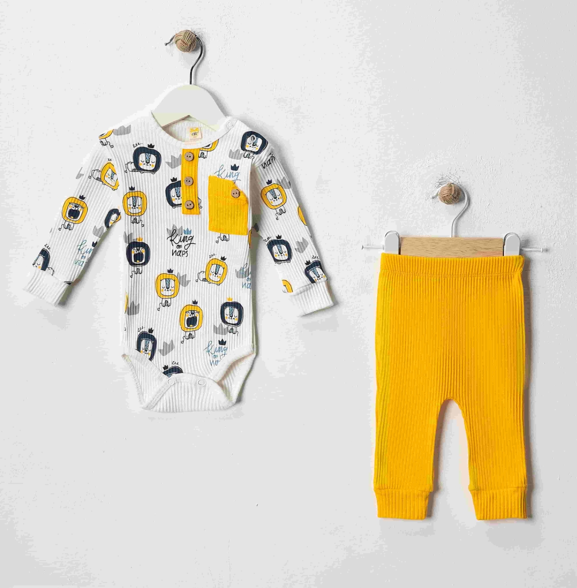 104  ASLAN BASKILI ERKEK TAKIM 3-12 AY 4 ADET