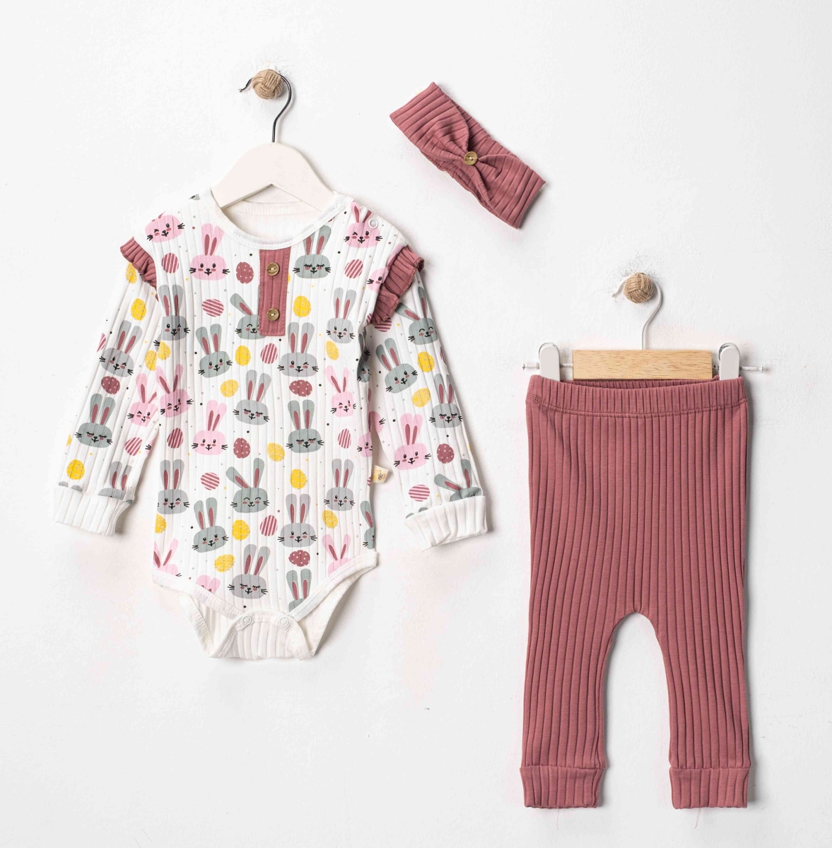 110 TAVŞAN BASKILI TAKIM 3-12 AY 4 ADET