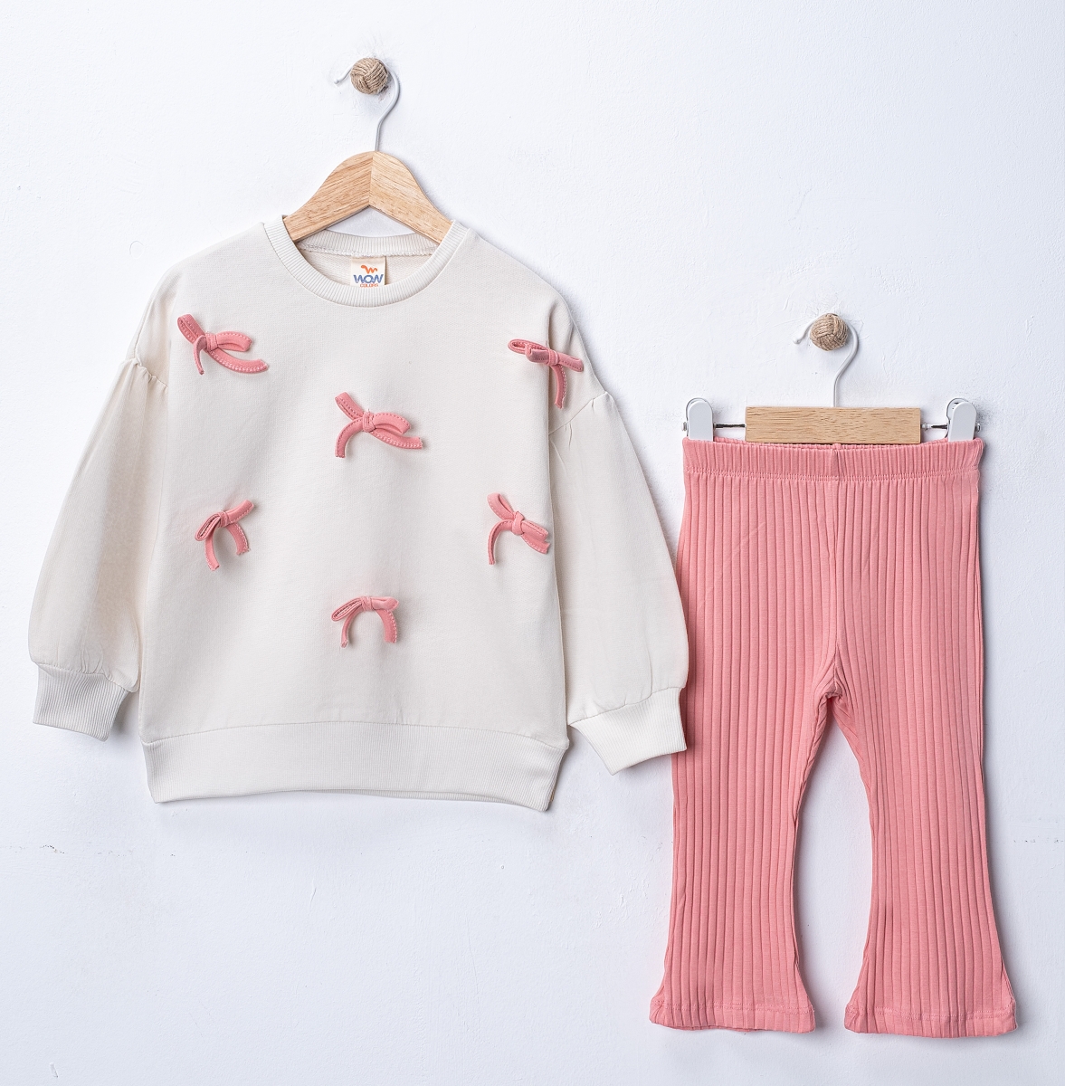 10852 GÖVDESİ FİYONK NAKIŞLI BASKILI MEVSİMLİK 1-4 YAŞ TAKIM 4 ADET