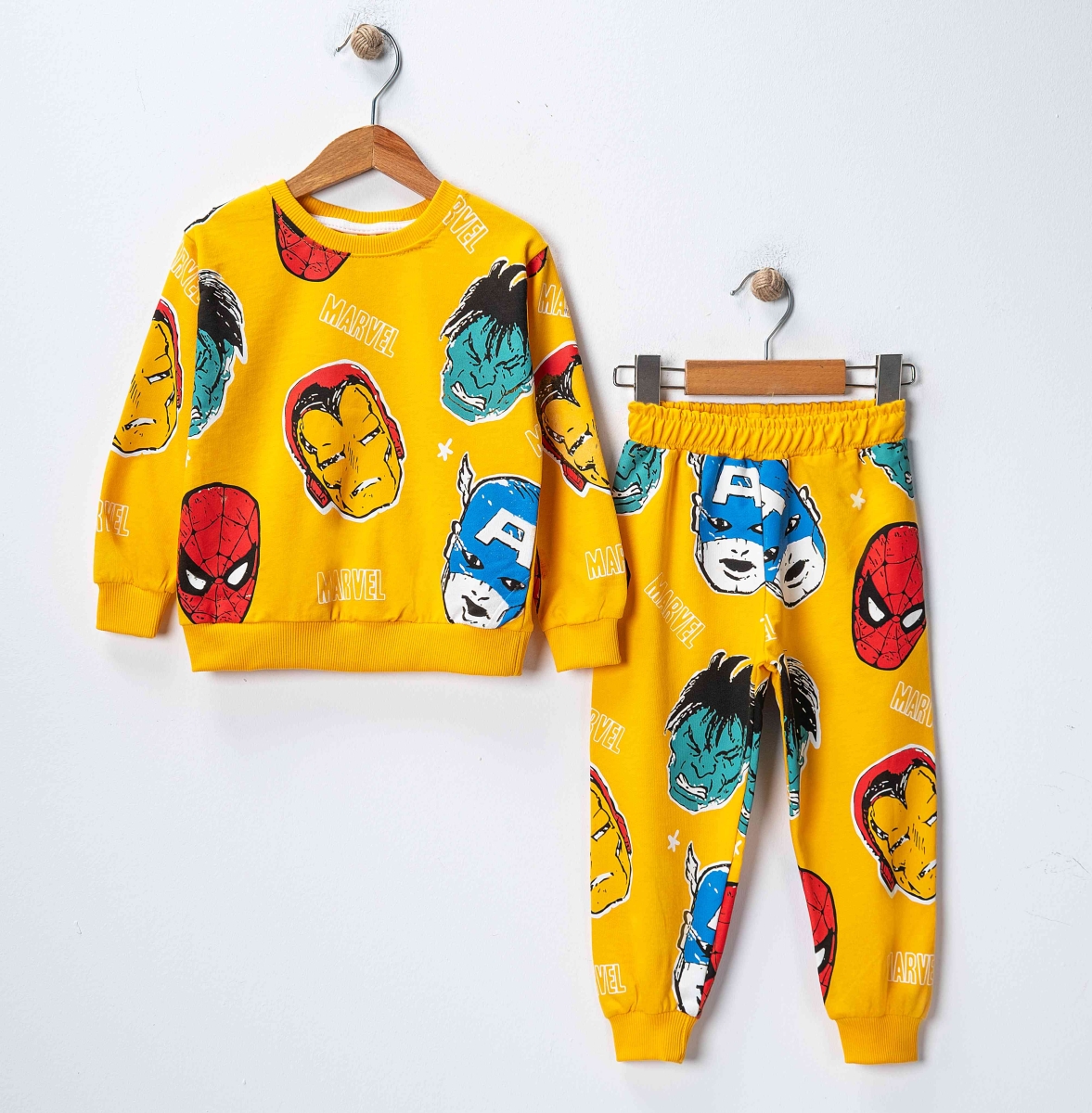 MARVEL KAREKTERLİ  TAKIM 4 ADET 3-6  YAŞ