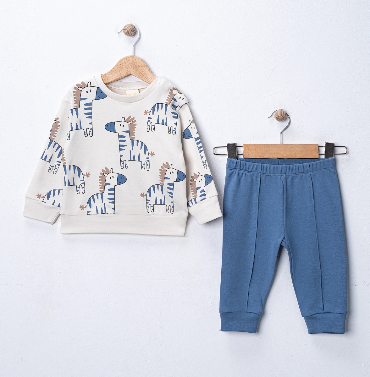 187 ZÜRAFA BASKILI  ERKEK  TAKIM 6-18 AY 4 ADET